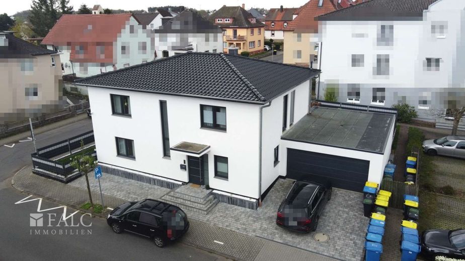 Traumhaftes Einfamilienhaus mit schönem Garten in Walldürn – Außenansicht
