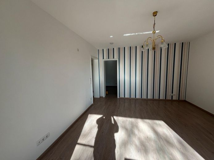 Bad Homburg'da komisyonsuz, ankastre mutfak ve balkon dahil aydınlık 3 odalı daire – sahibinden – Wohnzimmer