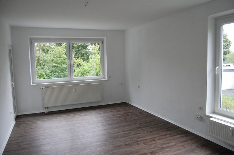 Freundliche sanierte 4-Zimmer-Wohnung zur Miete in Selb ab September – Wohnzimmer