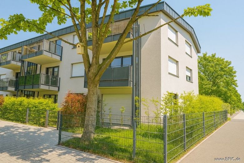 Moderne 2-Zi.-Neubau-Wohnung mit Balkon und EBK in Fürstenfeldbruck – Bild 1