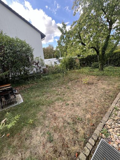 3 separate Gewerbeeinheiten ideal für Kosmetikstudio, Friseurladen, Massagesalon usw. – Kleineres Studio/Terasse
