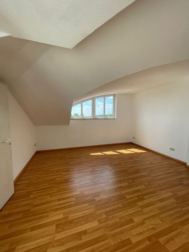 Frankenberg/Dittersbach में उज्ज्वल और आकर्षक 2-कमरों वाला अपार्टमेंट – Schlafzimmer