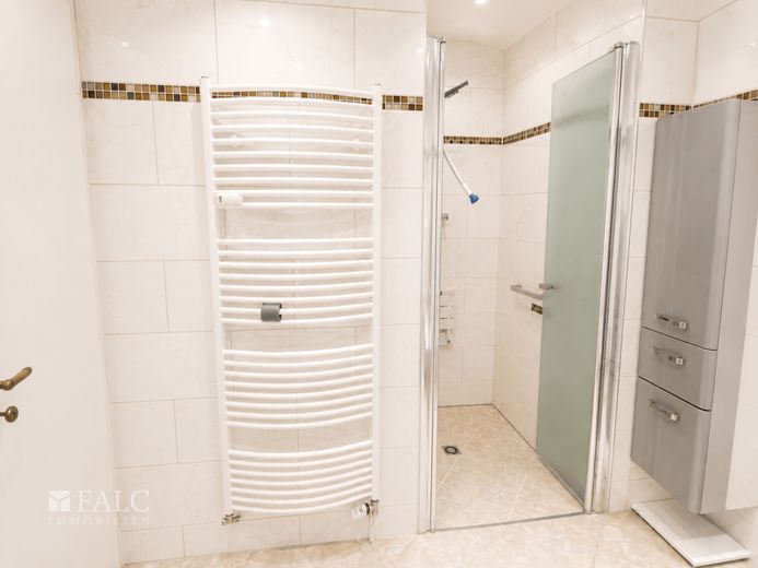 Gepflegte 2-Zimmer-ETW mit Balkon, Stellplatz und EBK - ideal für Eigennutzer und Kapitalanleger – Badezimmer