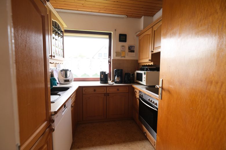 Maison individuelle confortable (max. 3 pers.) avec grand jardin, UNIQUEMENT À LOUER ! – Küche