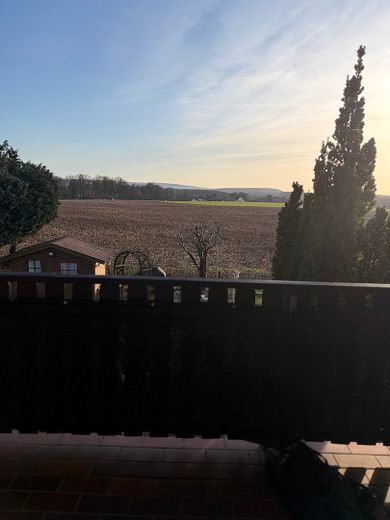 Appartement de 3 pièces dans un cadre idyllique avec jardin et 2 places de stationnement – Photo 8