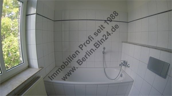 - saniert -- Halle - 3er WG tauglich - Bruttomiete-- Mietwohnung – G0039550