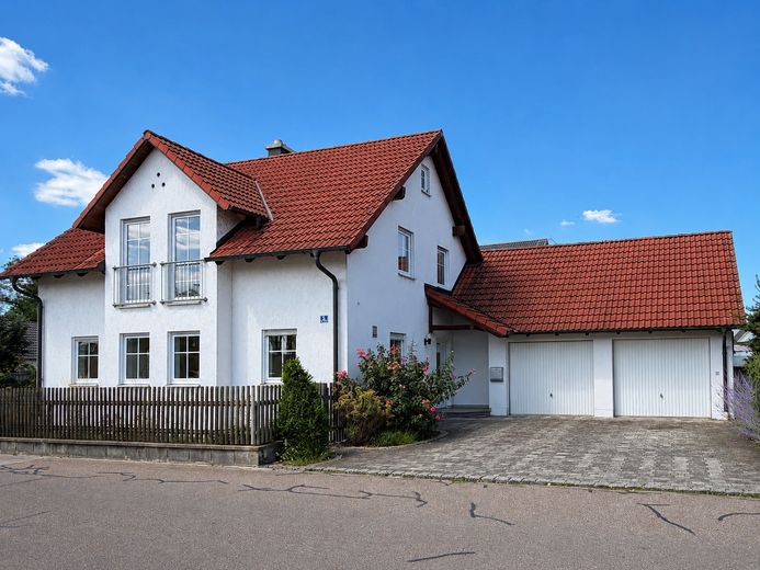 1-gezinshuis in 93333 Neustadt/Do (bj 2003), 120m² woonoppervlakte, 532m² grond en dubbele garage – EFH mit Doppelgarage