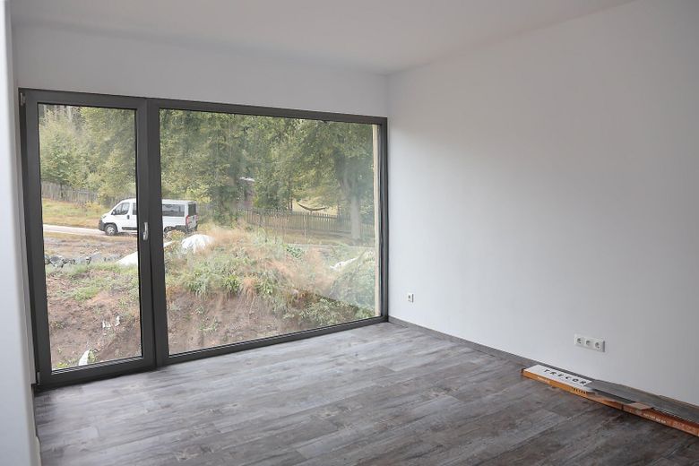 Moderna bifamiliare con giardino a Bad Elster – ideale come abitazione principale o investimento – Zimmer 2. OG