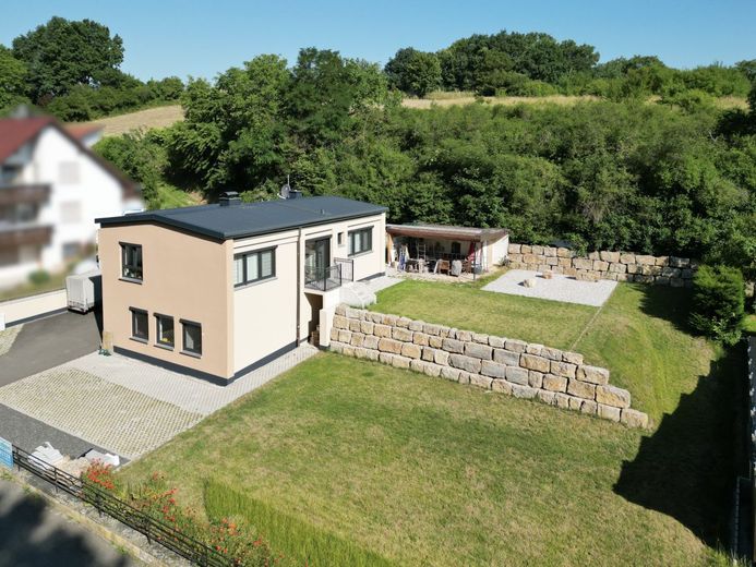 Modernisiertes EFH auf großzügigem Grundstück in begehrter Wohnlage – Hausansicht