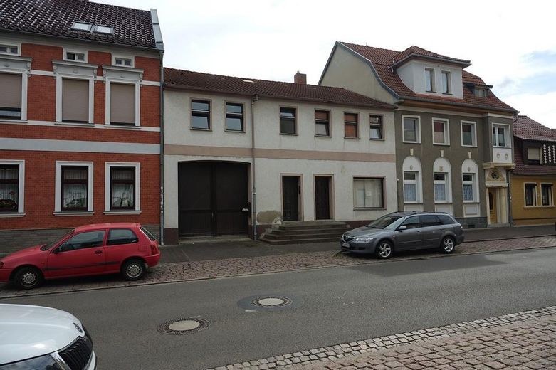 Frisch sanierte 2-Zimmer-Wohnung mit Einbauküche & neuem Kühlschrank in Aken (Elbe) – 1. OG, 37 m² – Außenbereich