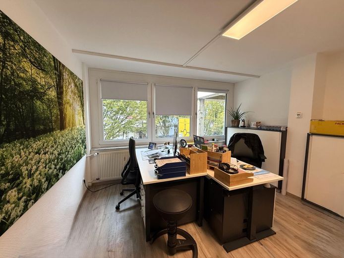 Attraktives Büro auf der Einkaufsstraße in Brühl – Bild2