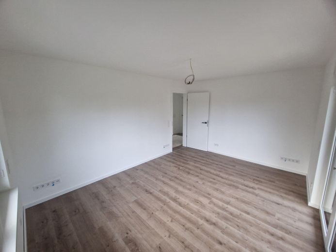 Erstbezug in Zepernick – Provisionsfreie KfW-40-EE Stadtvilla auf über 1.000 m² Grundstück – OG Kinderzimmer II Tür 