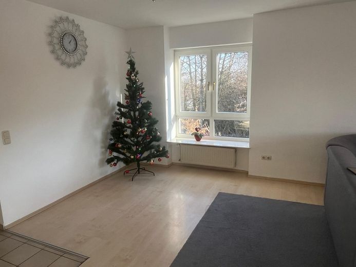 Sehr ruhige 3-Zimmer Wohnung mit Balkon & Gartenanteil – फोटो 1