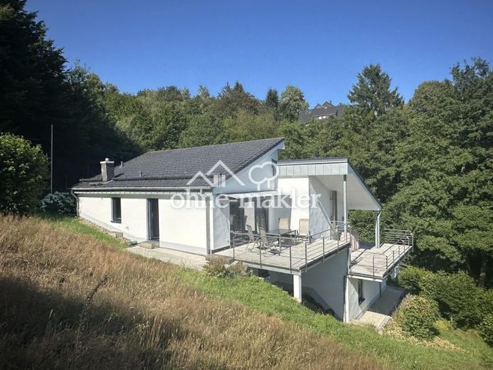Gepflegtes Einfamilienhaus in ruhiger, naturnaher Lage! – Foto 1