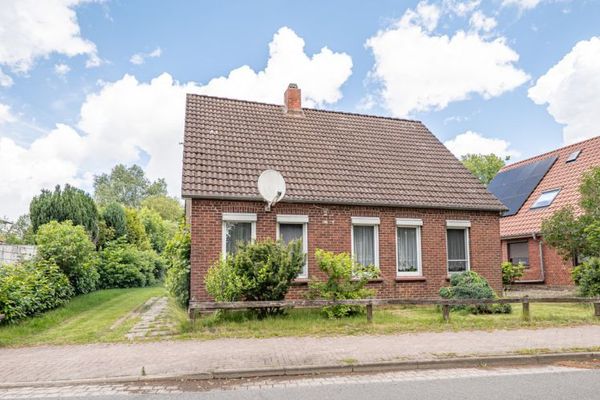 Ländlich wohnen mit viel Platz – Einfamilienhaus mit großem Grundstück in Kehdingbruch
