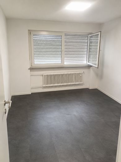 Appartamento con balcone e cucina componibile a Ingolstadt – ideale per single o coppie – Schlafzimmer