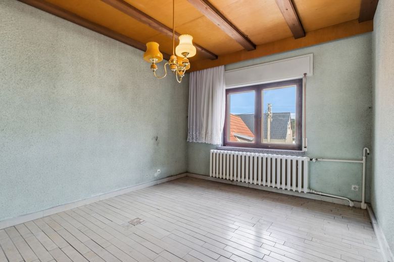 Handwerker aufgepasst! Einfamilienhaus mit Pool und Garage in Delitz am Berge – Zimmer 1