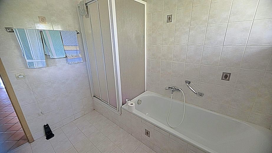 Ampio appartamento di 5 locali (come una casa indipendente) – Foto 8