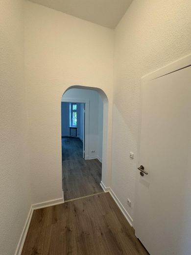 Schöne vier Zimmer Altbauwohnung – Flur (Ansicht 1)