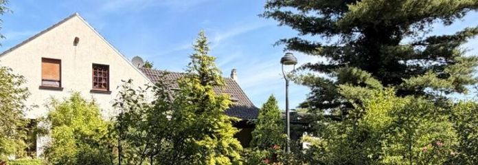 *Provisionsfrei* Gartentraum, mit Halle, Anbau, 2 Garagen, Stellplätze uvm.