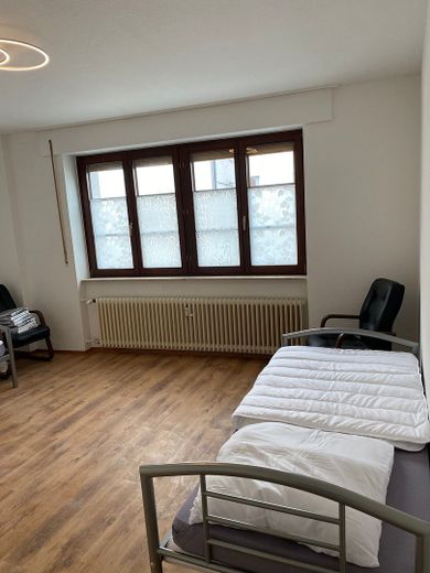 Appartement met binnenplaats en parkeerplaats – Foto 3