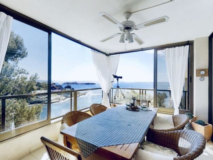 Luxus in 1. Meereslinie und direkten Zugang zur Bucht! Schönes Penthouse mit Meerblick in Calvia auf Mallorca – Foto 1