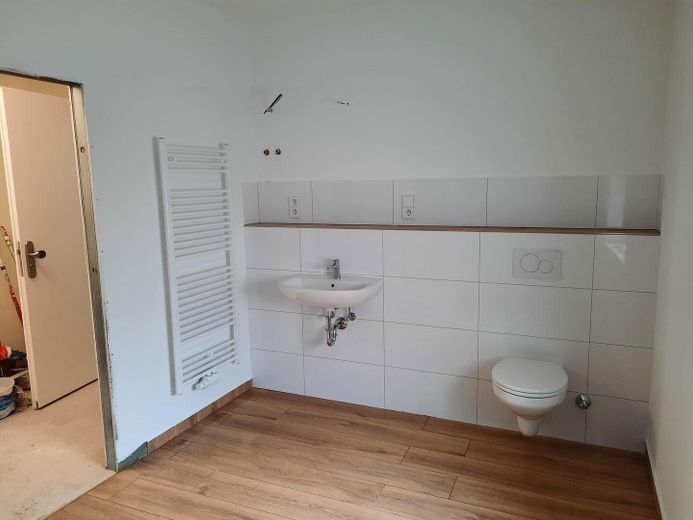 Kernsanierte helle 2-Zimmer-Erdgeschosswohnung in Recklinghausen-Grullbad – Bad