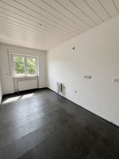 4ZKB - komfort w centralnej lokalizacji z przestronnym tarasem / loggią – Küche