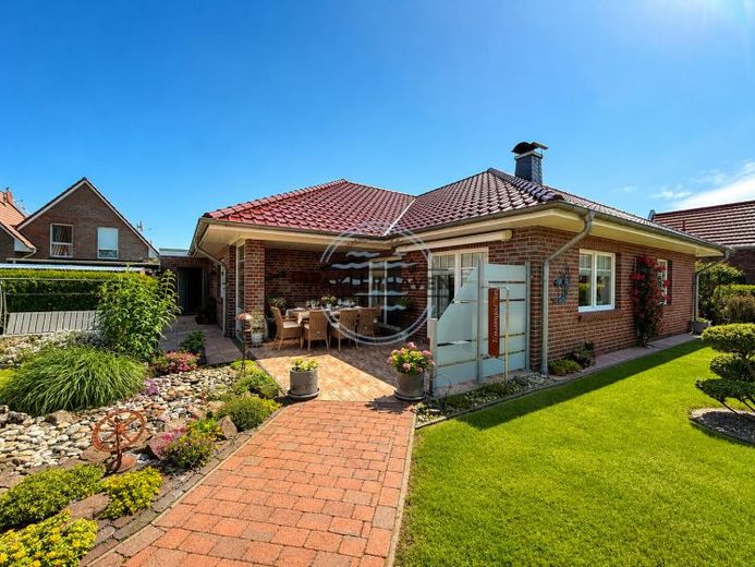 Absolutes Traumhaus. Exklusiver, äußerst gepflegter Bungalow, Wellnessbad, Sauna, Garten und Garage. – Foto 1