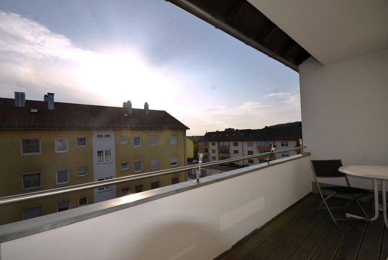 ****TOP 3,5-4 Zimmerwohnung, großer Balkon, in Ansbach, ruhige zentrale Lage – großer Balkon