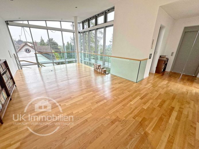 Unikat-Luxushaus mit Aufzug, Klima, Sauna, hausinterner Garage und und und – Empore-Galerie