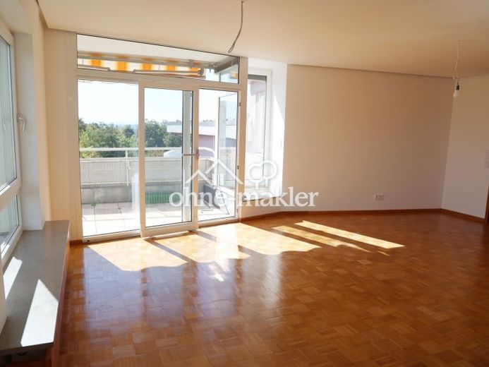 Sensational 2.5-room apartment with panoramic view, balcony + underground garage – Foto 1