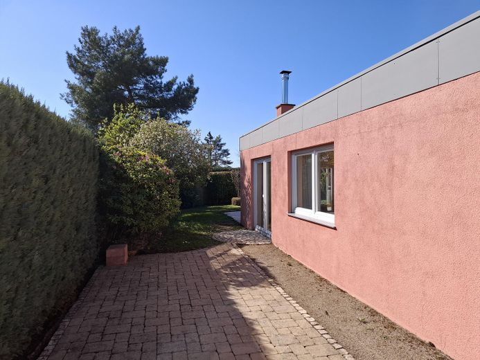 Südseite mit Seitenterrasse