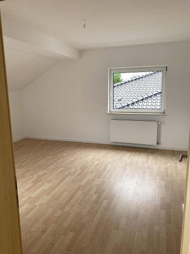 Wunderschöne 4,5-Zimmer-Maisonette-Wohnung in allerbester Lage von Rödermark OR – DG Zimmer 2