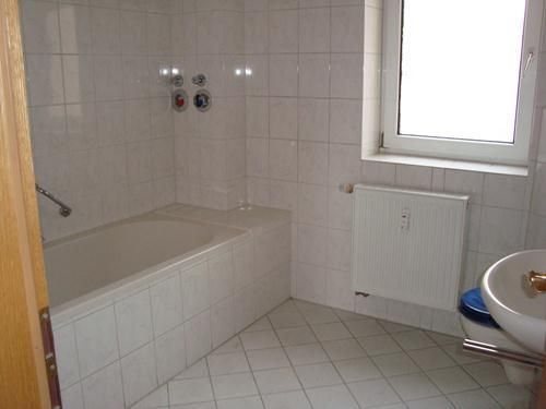 * Günstige 3-Zimmer mit Wannenbad und großer Küche in ruhiger Lage! * – DSC07231
