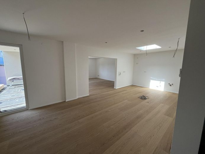 Kernsanierter Luxus (A+) mit 30m² Sonnen-Terrasse in Haslach – Ess & Küche 