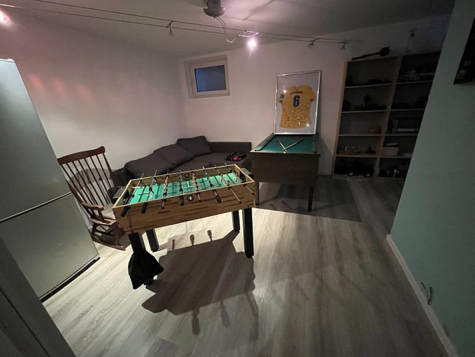 Kellerzimmer mit Dusche