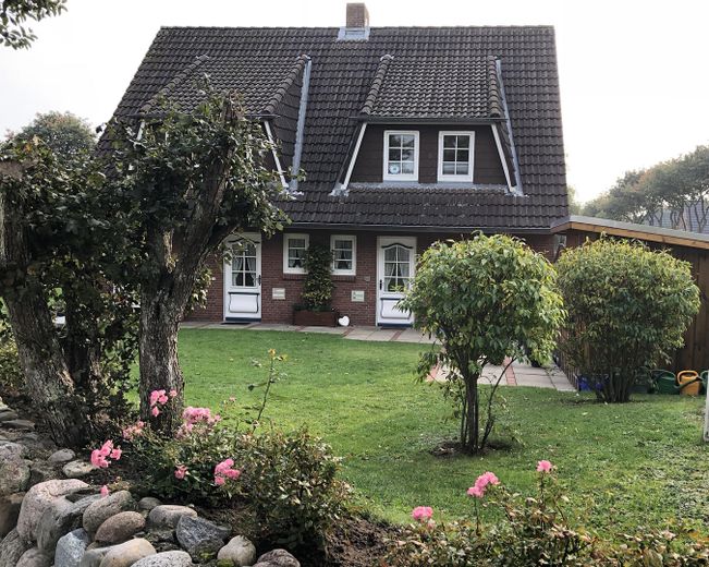 Terraced apartment in a central location – Haus 1 - Eingang rechts