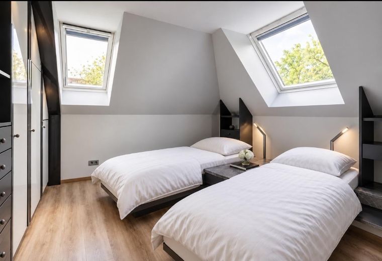 Ekskluzywne umeblowane mieszkanie dwupoziomowe w Ahrensburgu pod Hamburgiem – ok. 120 m² z tarasem na dachu – Zdjęcie 11