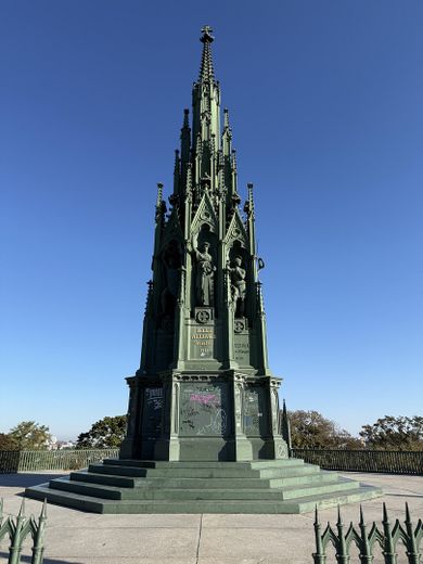 Kreuzberg Denkmal