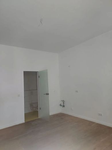 Helle Singlewohnung mit Balkon nahe Osloer Straße – Wohnbereich