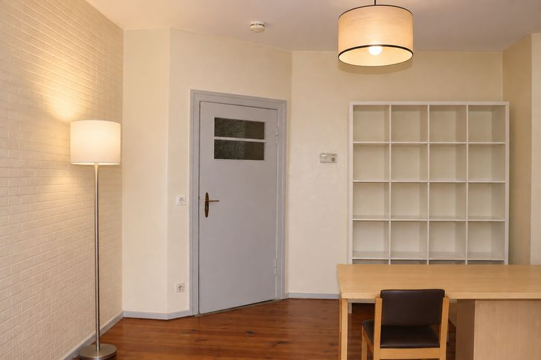 Inwestycja kapitałowa – potencjalnie zwalniana – Tempelhof – 2 pokoje z kuchnią i łazienką – Wohnzimmer 2