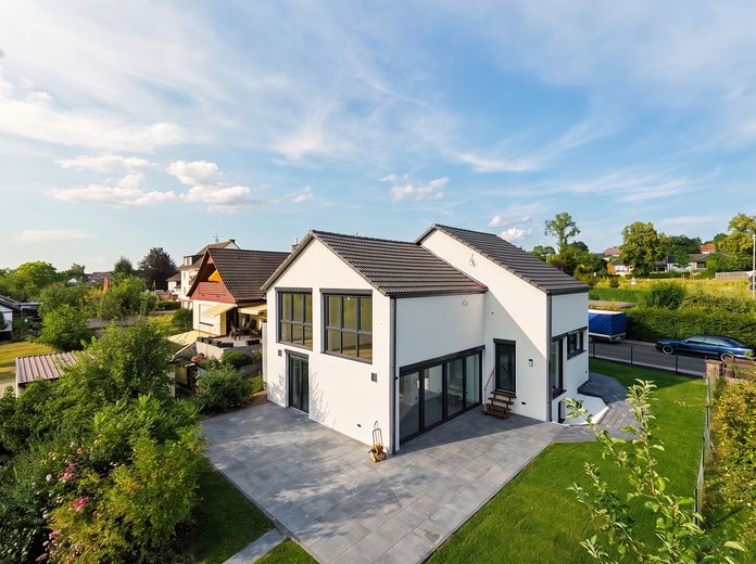 Luxus-EFH kernsaniert 2026 | Klasse A | 1.448 m² Grundstück – Ansicht Terrasse
