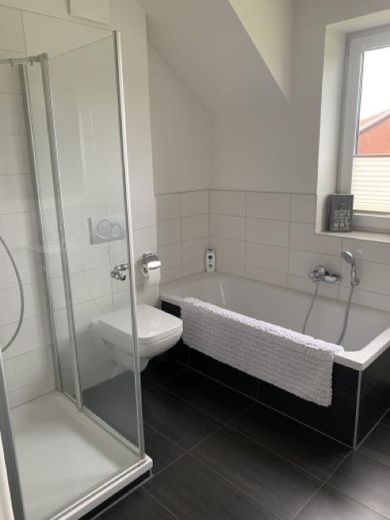 Moderne 3-Raum-Maisonette-Wohnung mit Dachterasse in Seevetal direkt vom Eigentümer – Vollbad