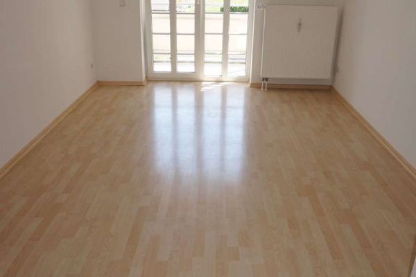 Frei ab 1.12. - Wohnen im Heimgarten - Bad mit Fenster - Balkon u.v.m.