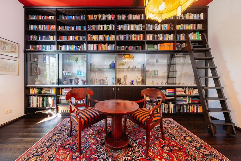 Exkl. Anwesen, Family-Office oder Pferdehof nur 64 km von Hamburg - max. bis 30 ha Eigenland möglich – Bibliothek Kornspeicher