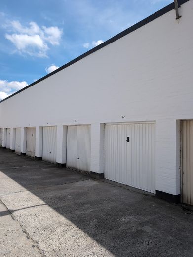 Garage in Bramfeld zu verkaufen – Außenansicht