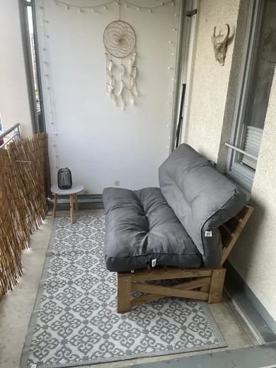 شقة من غرفتين في شونيفيلد بالقرب من برلين مع مطبخ مجهز وموقف سيارات تحت الأرض – Balkon