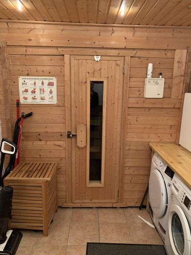 Doppelhaushälfte mit Einzelhauscharakter im Dreieck Berne-Sasel-Volksdorf – Sauna
