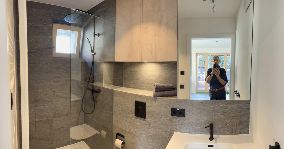 1-Zimmer-APP komplett ausgestattet, 1-room APP comfortably furnished, Munich Westpark, Metro U6 – rain-shower